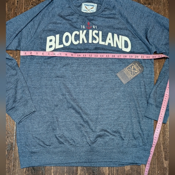 NWT Block Island RI Mid Weight Sweatshirt  by Vineyard Crew - Picture 4 of 7